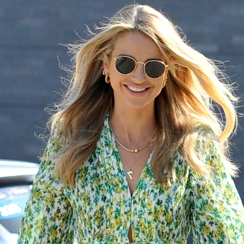 Τα πιο κομψά καλοκαιρινά φορέματα που κοστίζουν έως 30 ευρώ | Και ναι, θα τα θέλεις όλα