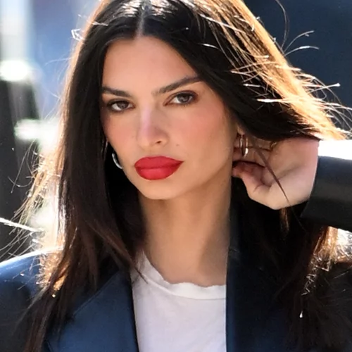 Αυτό το δερμάτινο σακάκι από τη Stradivarius είναι το fashion staple που χρειάζεσαι για μια αναβάθμιση στα looks σου