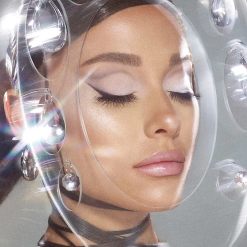 Ariana Grande has entered the chat | Η r.e.m.beauty ήρθε στην Ελλάδα