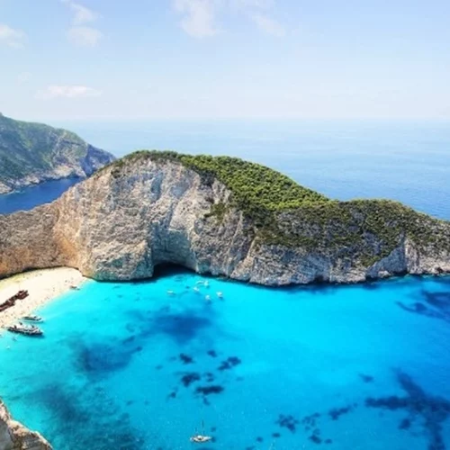 Γιατί το 2023 η Ελλάδα πέτυχε ρεκόρ μεγεθών στον ελληνικό τουρισμό;