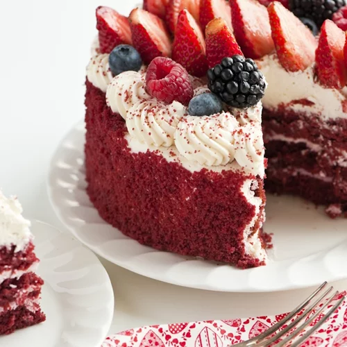 To Red Velvet Cake του έρωτα | Η πιο εύκολη συνταγή του Άκη Πετρετζίκη που πρέπει να δοκιμάσεις