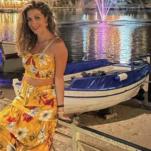 Εγκλημα στη Ρόδο: "Δεν την άφηνε να βγει έξω, δεν την άφηνε να βλέπει ούτε τηλεόραση μόνη", λένε οι γονείς της δασκάλας