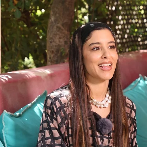 Η Μαρίνα Σάττι στο MissBloom.gr | H ιδέα πίσω από το Zari, το ρούχο που θα φορέσει & το feeling του Φωκά Ευαγγελινού