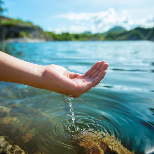 Το νερό, στο επίκεντρο της υπαίθριας έκθεσης εγκαταστάσεων Desert X στην Καλιφόρνια