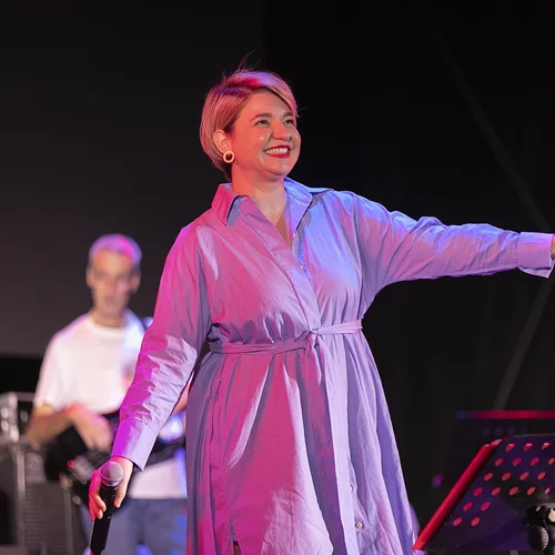 Ένα κατάξανθο κουκλάκι | Η φωτογραφία της Νάντιας Κοντογεώργη από την παιδική της ηλικία