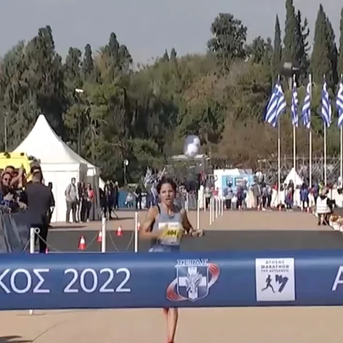 39ος Μαραθώνιος | Νικήτρια η Βασιλική Κωνσταντινοπούλου - Πριν δύο χρόνια είχε διαγνωστεί με μυελοειδές καρκίνωμα