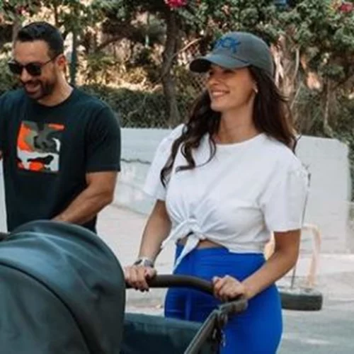 Σάκης Τανιμανίδης | Η αγκαλιά με τις δίδυμες κόρες του μετά την επιστροφή του στην Ελλάδα