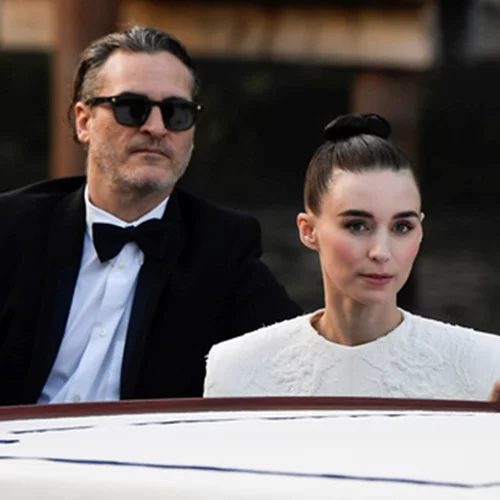 Ο Joaquin Phoenix και η Rooney Mara προτίμησαν να υιοθετήσουν μία γαλοπούλα, παρά να τη φάνε την Ημέρα των Ευχαριστιών