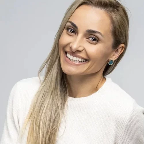 Τέλος τα ξανθά μαλλιά για τη Βασιλική Μιλλούση | Το νέο χρώμα που την έκανε αγνώριστη