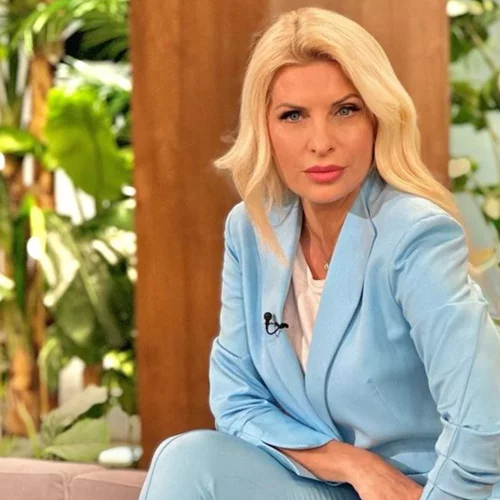 Ελένη Μενεγάκη | Τι επέλεξε να φορέσει στην πρεμιέρα της εκπομπής της