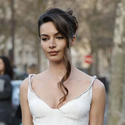 Το πολυτελές χρώμα μαλλιών που επιλέγουν οι Γαλλίδες φέτος την άνοιξη