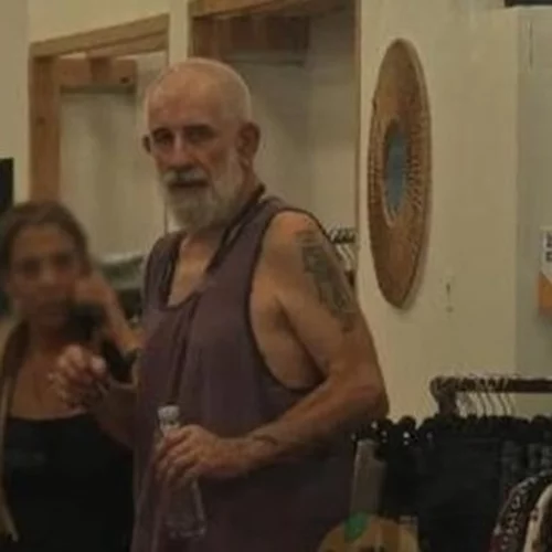 Σε άσχημη ψυχολογική κατάσταση ο Πέτρος Φιλιππίδης - Τα σενάρια για το πώς ξεκίνησε η φωτιά στο σπίτι του