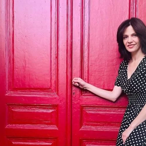 Διακοπές στη Σκόπελο για τη Μαριλίτα Λαμπροπούλου | Το βίντεο με τις δύο κόρες της