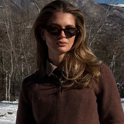 Η Αμαλία Κωστοπούλου φόρεσε τη vintage γούνα της μητέρας της, υιοθετώντας τη σημαντικότερη συμβουλή μόδας