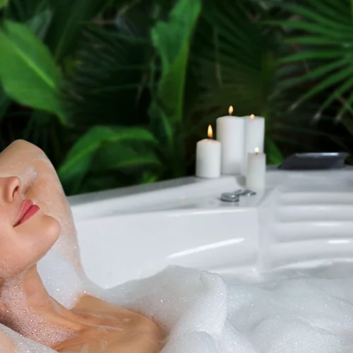 Τα προϊόντα περιποίησης που θα μετατρέψουν το μπάνιο σου σε τροπικό παράδεισο