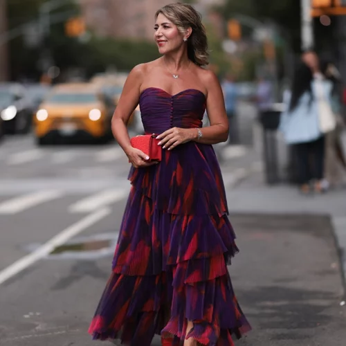 Είσαι καλεσμένη σε γάμο; Τι μπορείς να φορέσεις για να αναδείξεις τις καμπύλες σου