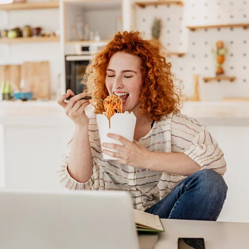 Δεν έχω χρόνο για μαγείρεμα και παίρνω κιλά, τι να κάνω; Τα 3 tips για να ακολουθήσεις