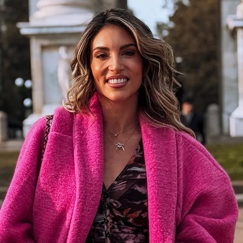 Η Αθηνά Οικονομάκου προτείνει τι να φορέσεις στα χριστουγεννιάτικα parties