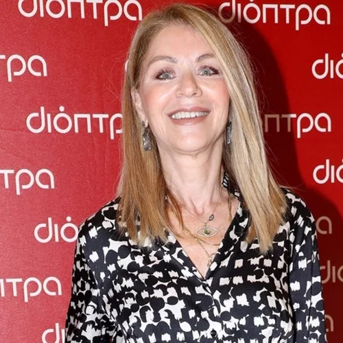 Πώς θα φορέσεις το τζιν παντελόνι σε βραδινή έξοδο; Η Έλλη Στάη προτείνει