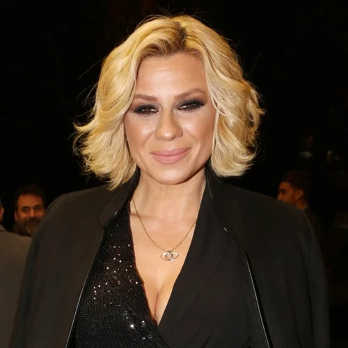 Η Κατερίνα Καραβάτου στη Μαρία Ηλιάκη | "Θα ήθελα να κάνετε την πιο κεφάτη εκπομπή, αυτό θα ήθελε η μαμά μου"