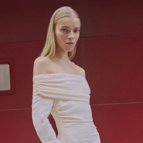 Το viral φόρεμα από τη Mango που θα φορέσεις τώρα και την άνοιξη είναι σε έκπτωση