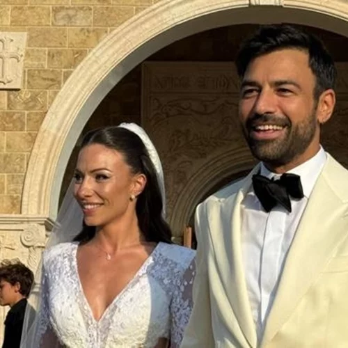 Αντρέας Γεωργίου – Σιμώνη Χριστοδούλου | Το cut out νυφικό, o Κωνσταντίνος Αργυρός και οι διάσημοι καλεσμένοι