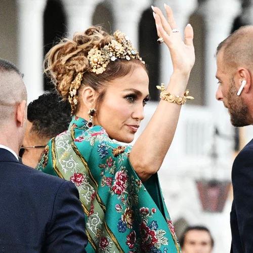 Jennifer Lopez | Το επιβλητικό beauty look της στο σόου των D&G στη Βενετία