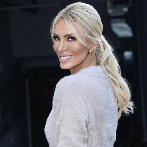 Αυτός είναι ο πιο safe τρόπος να φορέσεις ένα snakeskin παντελόνι | Το look της Κατερίνας Καινούργιου από την Pink Woman