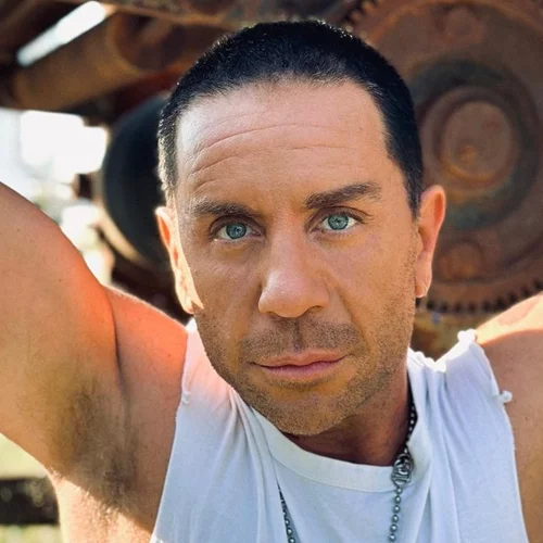 Αυτό είναι το εντυπωσιακό σπίτι του Γιώργου Μαζωνάκη στη Μύκονο για το οποίο έφτασαν στα δικαστήρια με την αδελφή του