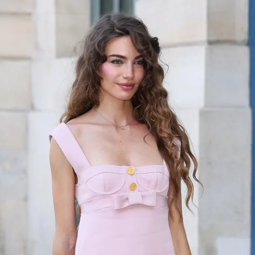 5 αέρινα looks που θα σε βάλουν σε mood διακοπών ακόμα κι αν βρίσκεσαι στην πόλη