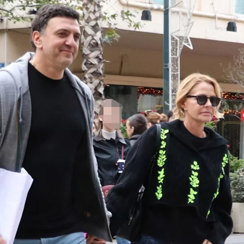 Η Τζένη Μπαλατσινού δημιούργησε το άνετο casual look για τις ημέρες που δεν ξέρεις τι να φορέσεις