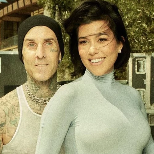 Για τέταρτη φορά μαμά Kourtney Kardashian | Γέννησε το παιδί του Travis Barker