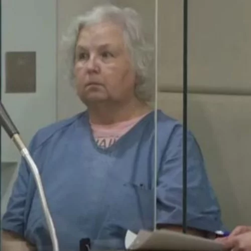 Η συγγραφέας του βιβλίου "πώς να σκοτώσετε τον άντρα σας" τώρα δικάζεται για τον θάνατό του