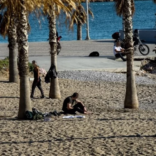 Αίθριος καιρός σήμερα με τον υδράργυρο έως 26 βαθμούς - Πότε θα "χειμωνιάσει"