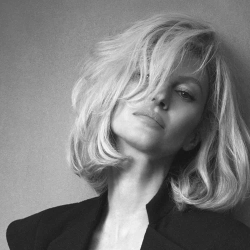 Gisele Bündchen | Με καρέ μαλλιά στην καμπάνια της νέας συλλογής της Zara σε σχέδιο Stefano Pilati