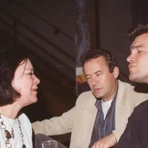 Η παραξενιά της Τζένης Καρέζη στα διαλείμματα των παραστάσεων της