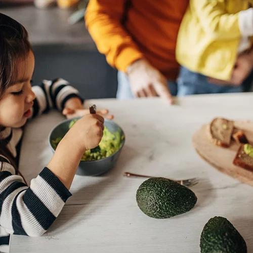 3 εύκολες και γρήγορες συνταγές με αβοκάντο από τη διατροφολόγο