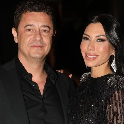 Ιωάννα Σρόιτερ | Συνοδεύει τις κόρες της με το σχολικό