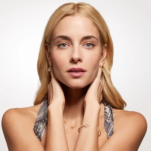 Δούκισσα Νομικού | Δημιουργεί τα πιο ντελικάτα κι εντυπωσιακά κοσμήματα - αυτά είναι τα αγαπημένα μας