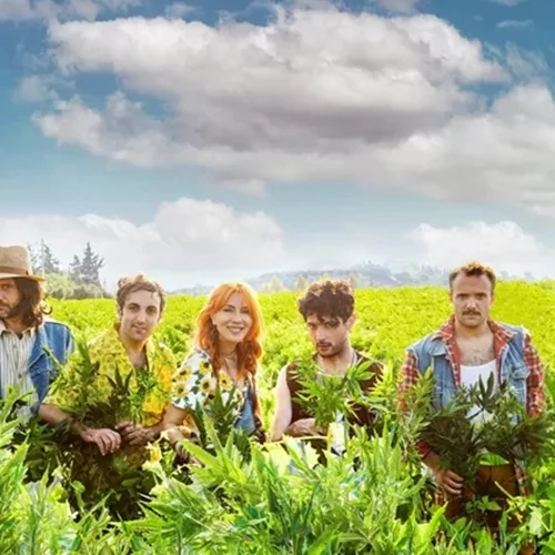 Σμαράγδα Καρύδη | "Η μαριχουάνα της μαμάς είναι η καλύτερη";