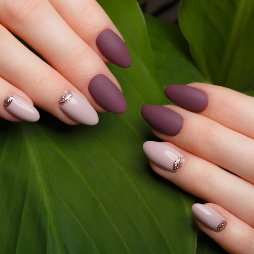 Τα ωραιότερα nail art σχέδια για αμυγδαλωτά νύχια