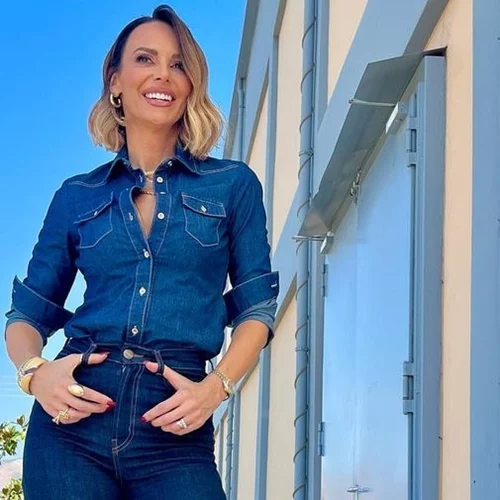 Η Μπέττυ Μαγγίρα σε reunion με τους παιδικούς φίλους της