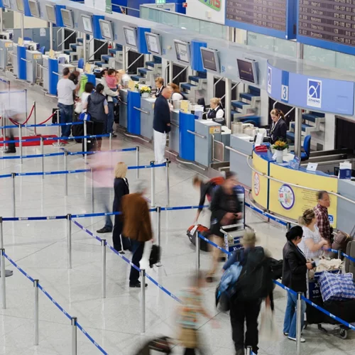 Χρονιά ρεκόρ το 2023 για τα ελληνικά αεροδρόμια - Στα ύψη η επιβατική κίνηση