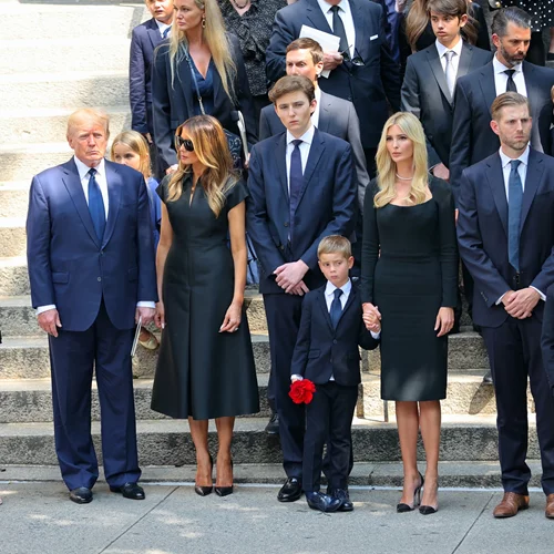 Ολη η οικογένεια Τrump στην κηδεία της Ιvana - Συντετριμμένοι ο Donald Trump και τα παιδιά του [εικόνες]