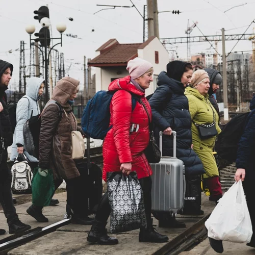 Ουκρανία | Εξαντλούνται τα τελαυταία αποθέματα τροφίμων και νερού στη Μαριούπολη