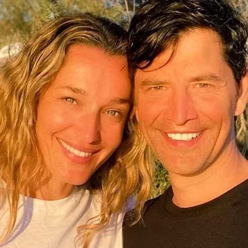 Σάκης Ρουβάς | Η κόρη του, Αναστασία, τραγουδάει Άννα Βίσση μέσα στο αυτοκίνητο