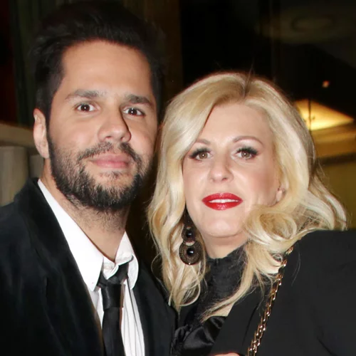 Ευχάριστα νέα για την οικογένεια του Γιώργου Τσαλίκη και της Δώρας Δημητροπούλου | Η φωτογραφία από το μαιευτήριο