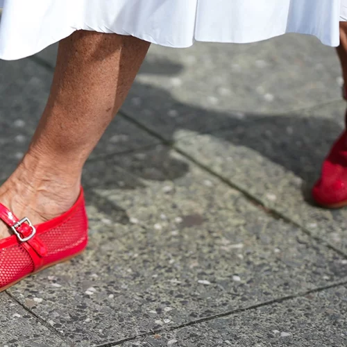 Οι Mary Jane μπαλαρίνες από τη Zara που θα φορέσεις με τα πρώτα φθινοπωρινά σου looks