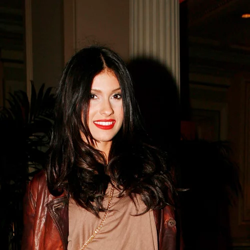 Σεράινα Καζαμία | Ποζάρει στον 9ο μήνα της εγκυμοσύνης της