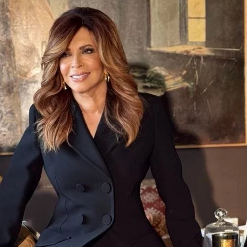 Η Μιμή Ντενίση φόρεσε ένα glam σακάκι με μαύρες παγιέτες από τον αγαπημένο της σχεδιαστή